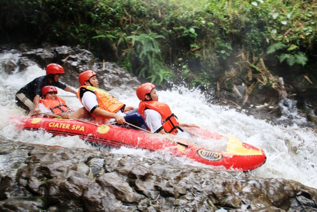 Rafting Ciater Full Day