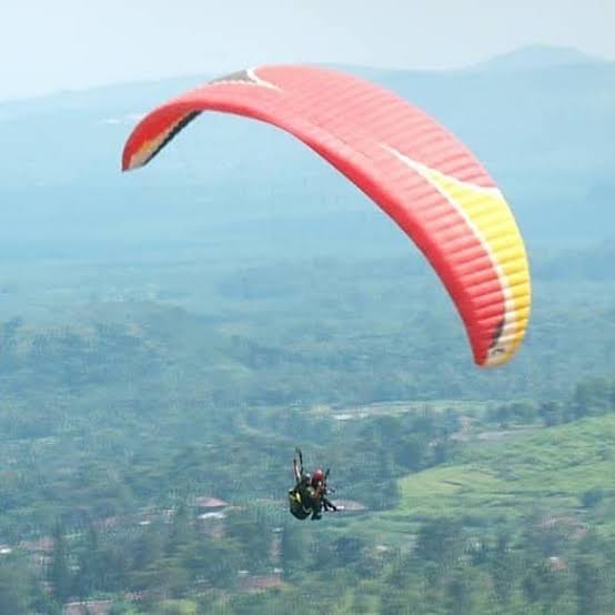 Paralayang Tandem Santiong
